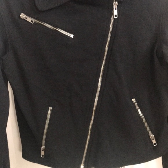 Black zippered jacket - Picture 3 of 3